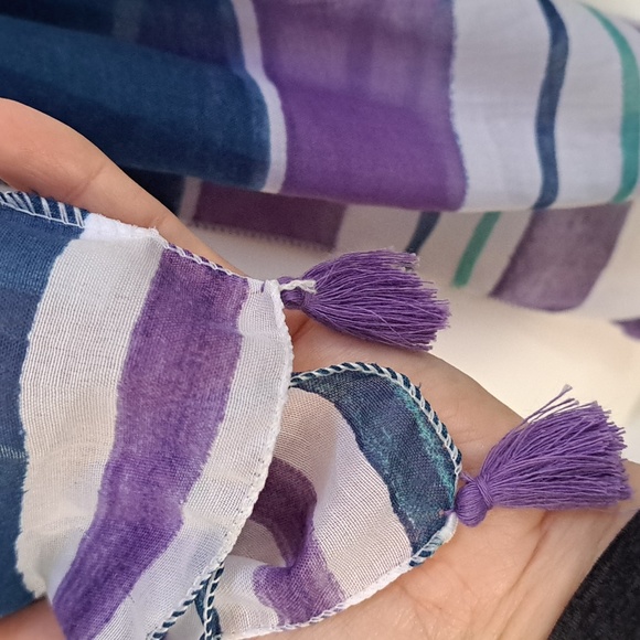 Beautiful Vibrant Striped Tassel Detail Scarf. Size 11"/60" NWT - Picture 4 of 7